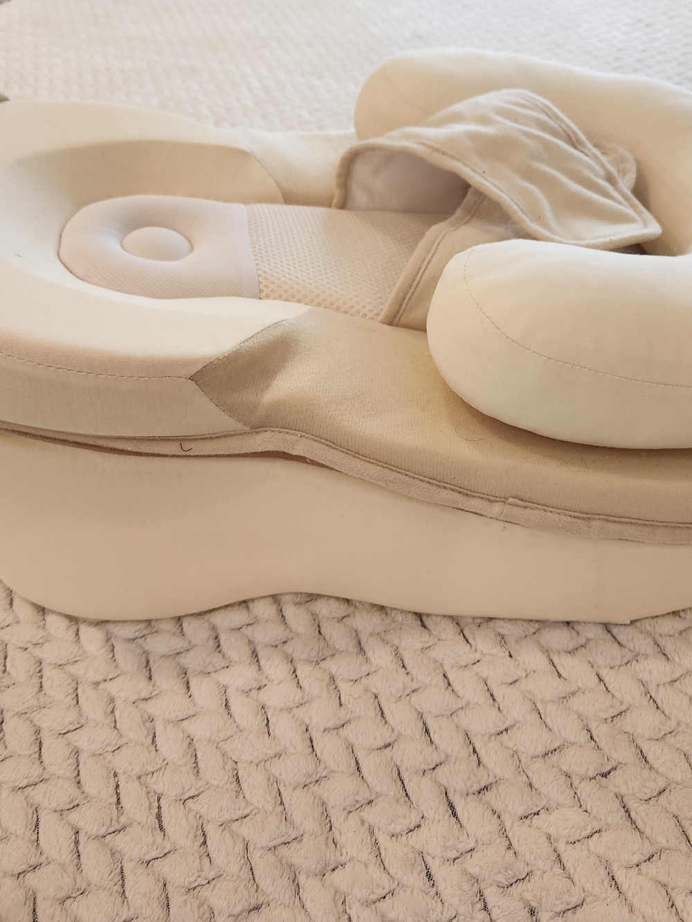 Neutral Cream Infant Lounger
